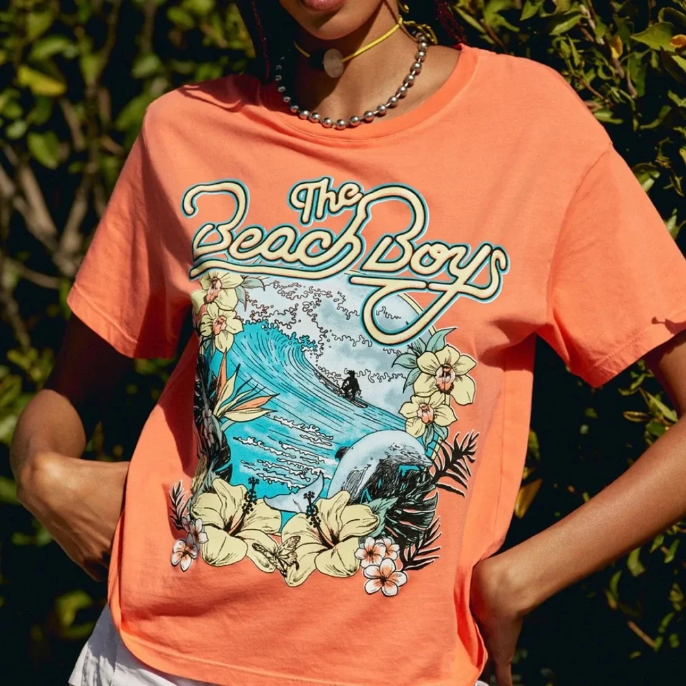DAYDREAMER | The Beach Boys Surfs Up Boyfriend Tee - Picture 4 of 12
